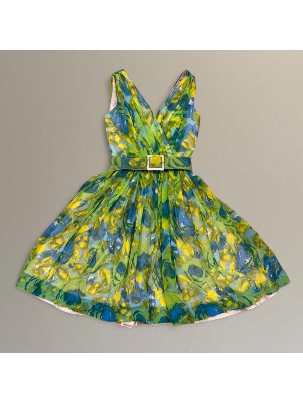 50s/60s floral cocktail dress. Best fits xs.